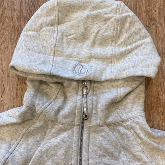 Lululemon Scuba Full-Zip Cropped Hoodie - Picture 2 of 4